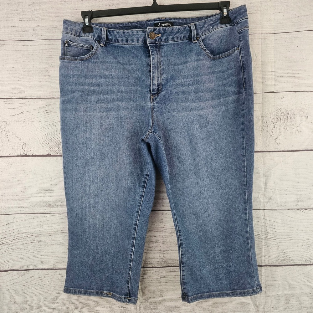 D Jeans 20W Denim Capri Mid Rise Stretch Med Wash 1579